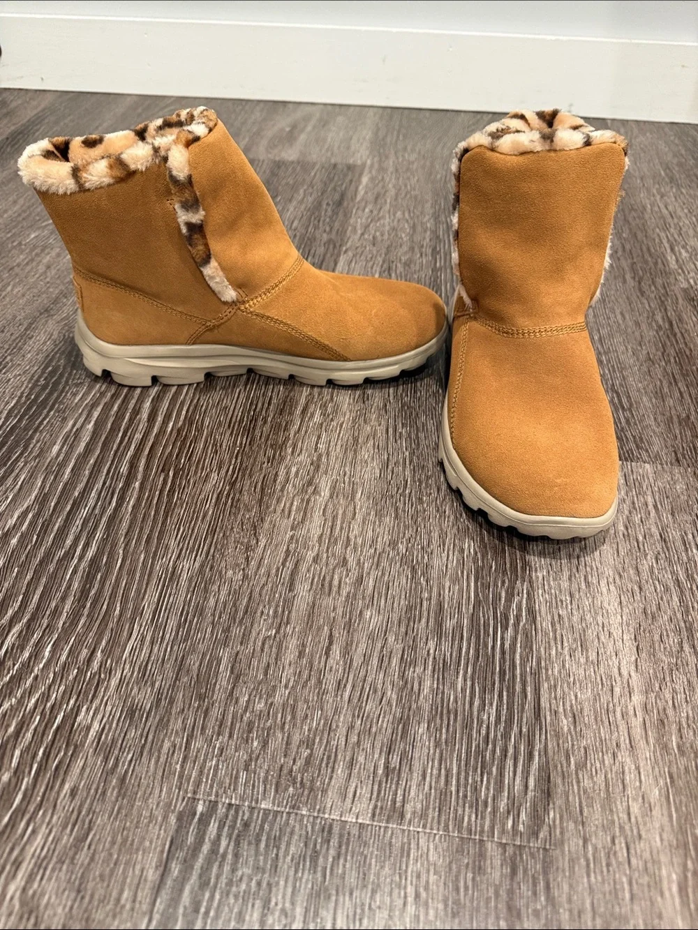 Skechers Women's Chestnut Faux Suede Winter Boots with Leopard Trim. Size - 7